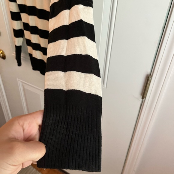 EUC French Connection Sweater - Picture 3 of 5